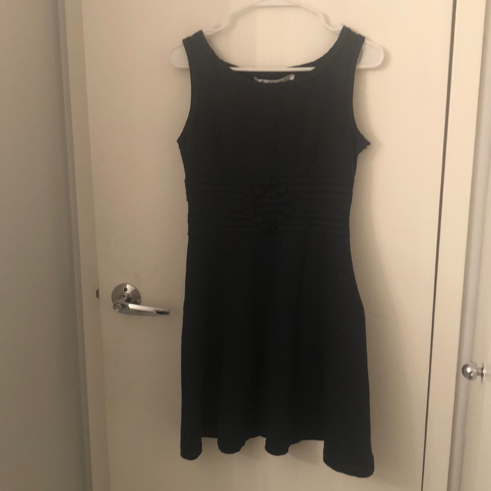 Navy Blue stretchy dress with fitted waist featur